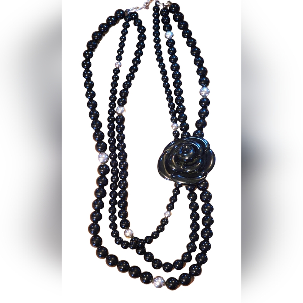 Retro Chunky Style Multi Tier Rose Necklace Black and Silver
